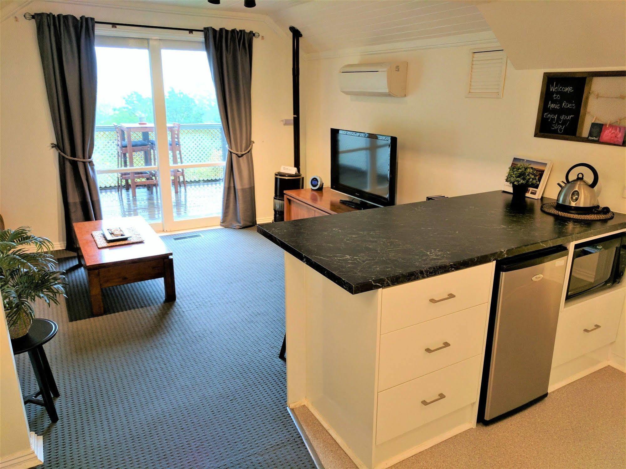 Annie Roes Luxury B&B Bend of Islands Esterno foto