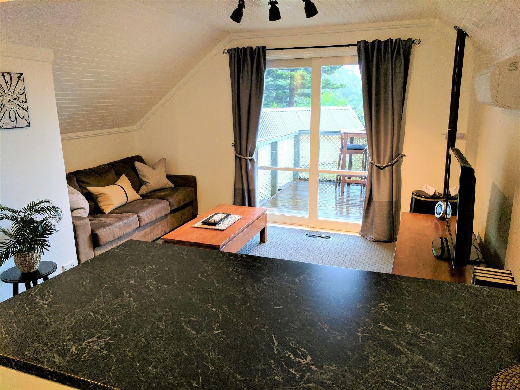 Annie Roes Luxury B&B Bend of Islands Esterno foto