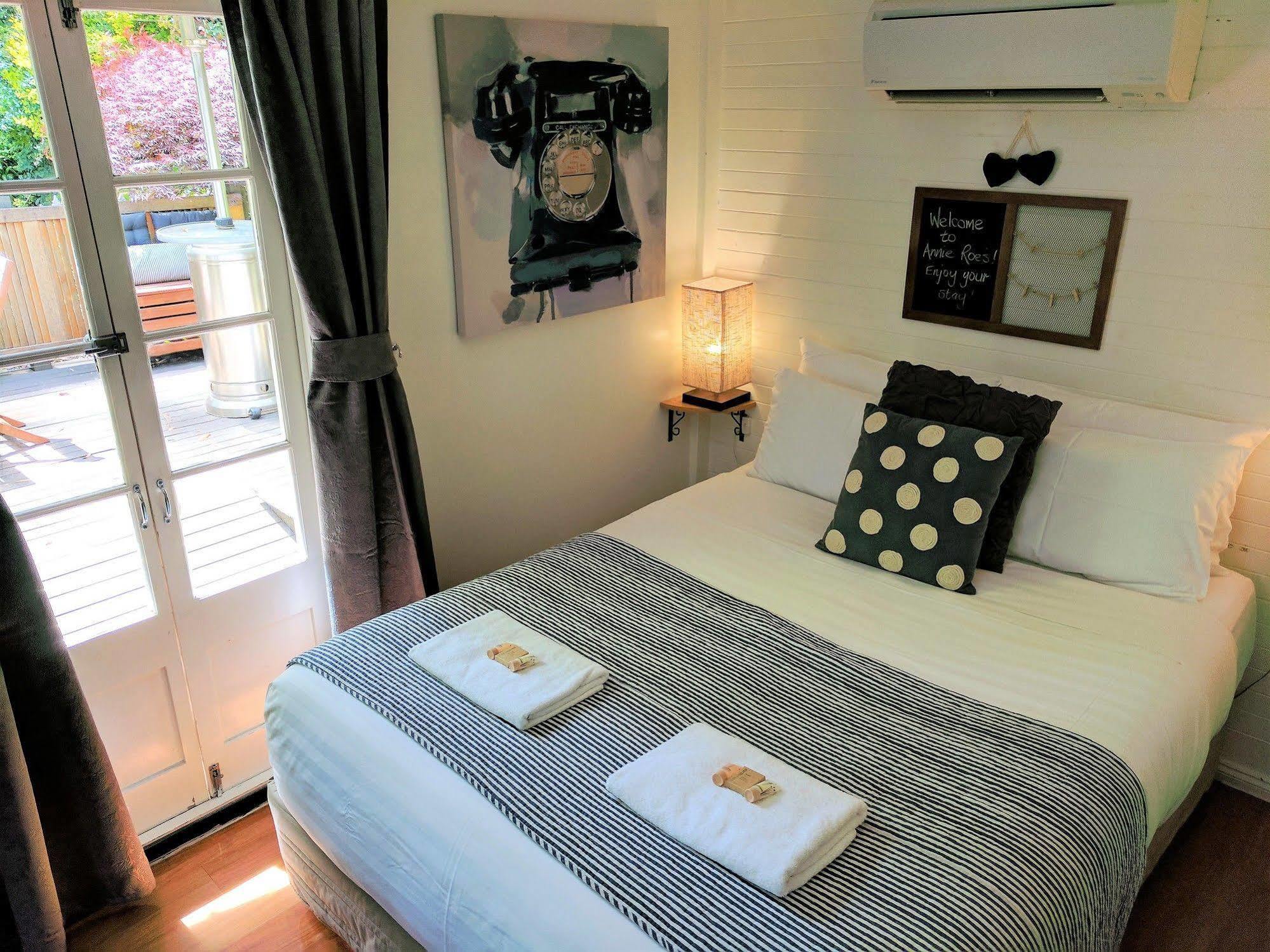 Annie Roes Luxury B&B Bend of Islands Esterno foto