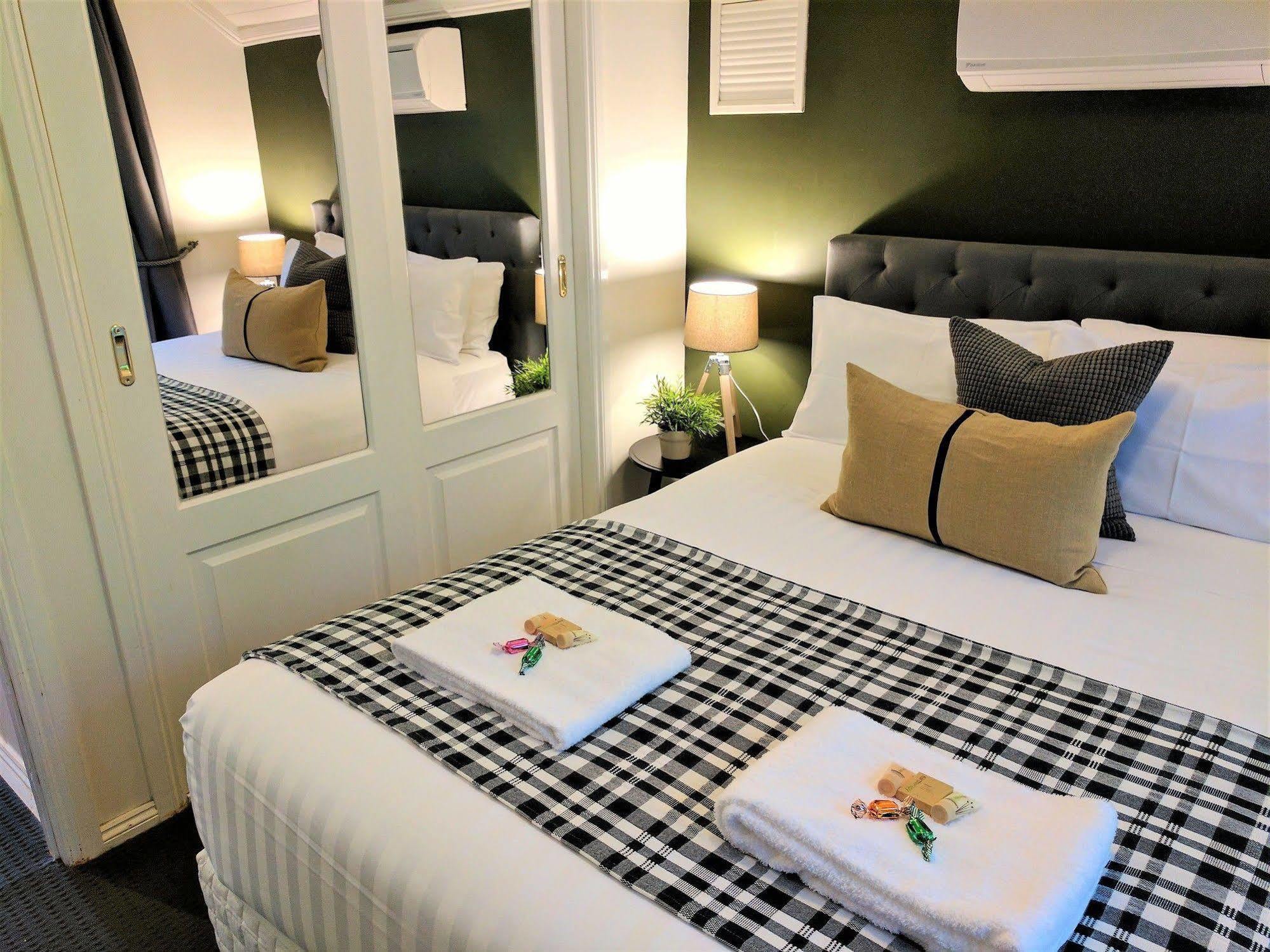 Annie Roes Luxury B&B Bend of Islands Esterno foto