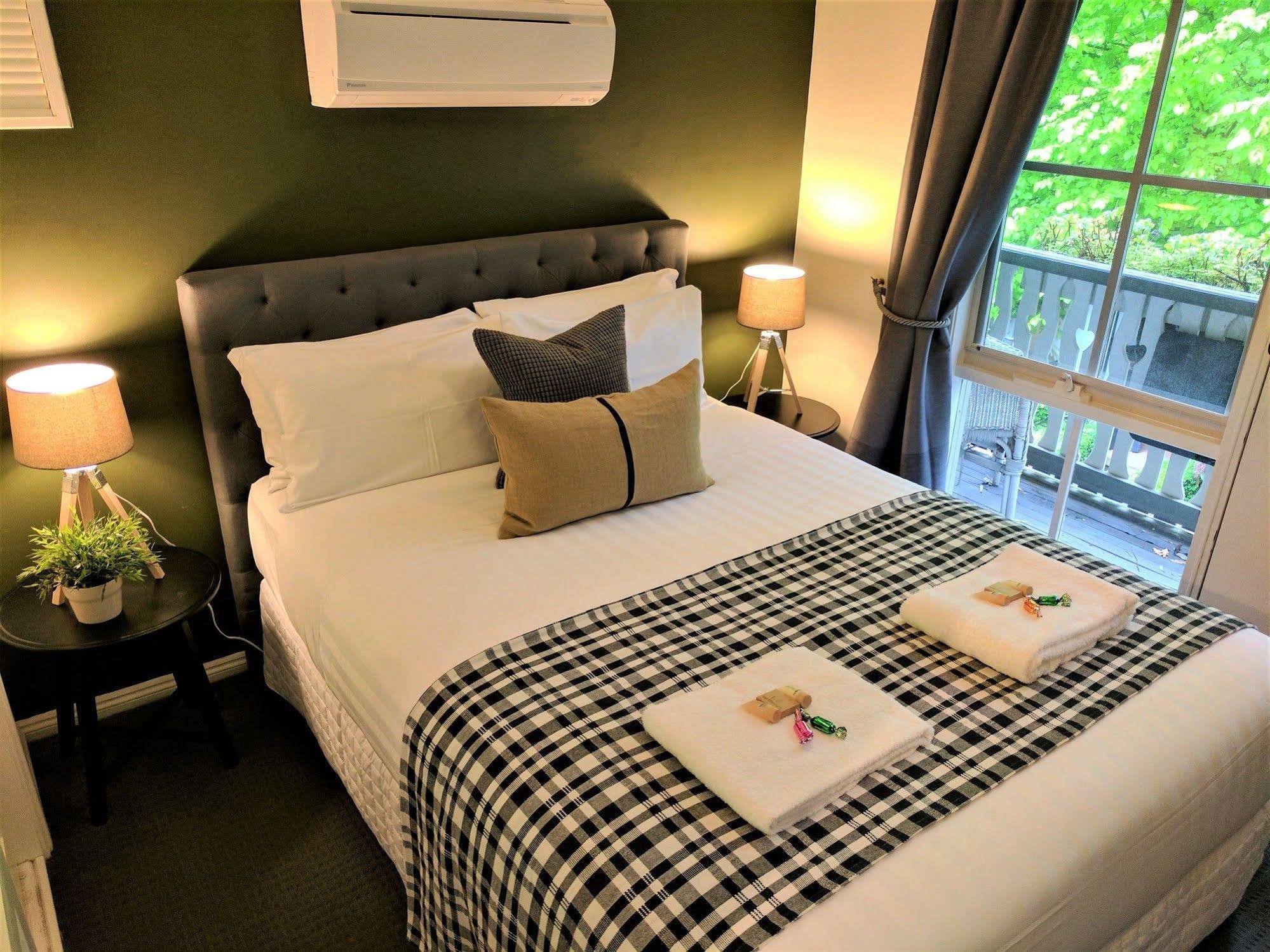 Annie Roes Luxury B&B Bend of Islands Esterno foto